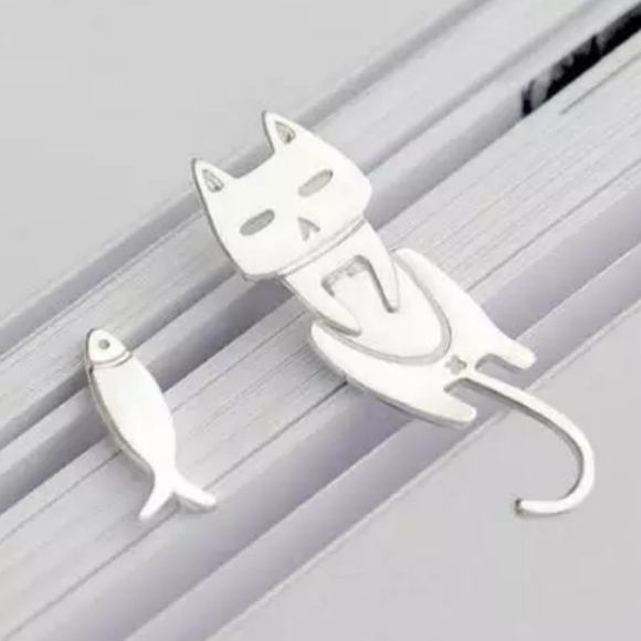 925 Sterling Silver Cat Fish Stud - Picture 4 of 5